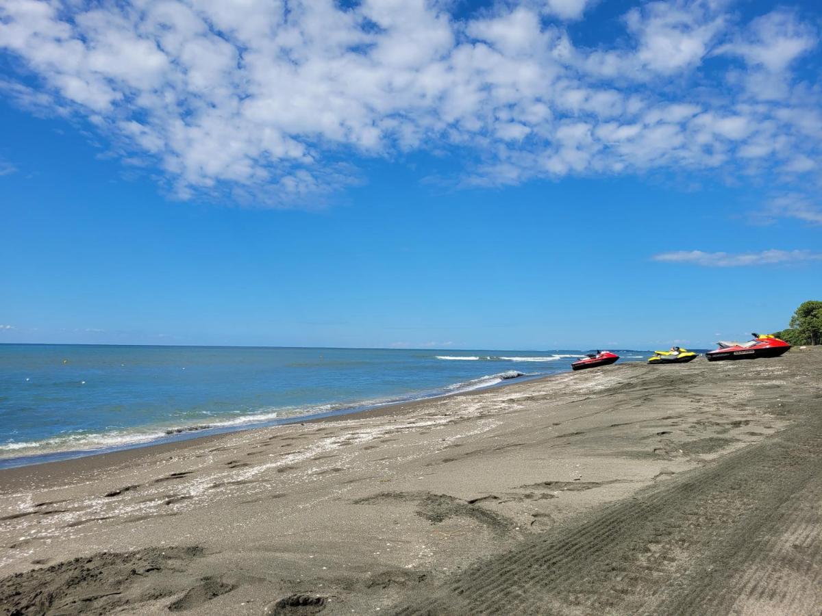 Beachfront Apartments ,,Kapro-One,, Уреки Екстериор снимка