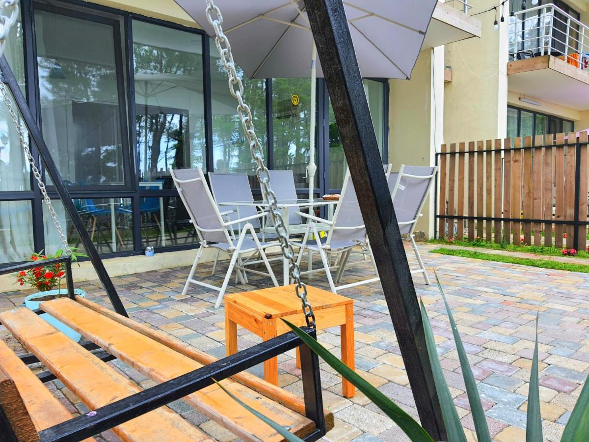Beachfront Apartments ,,Kapro-One,, Уреки Екстериор снимка