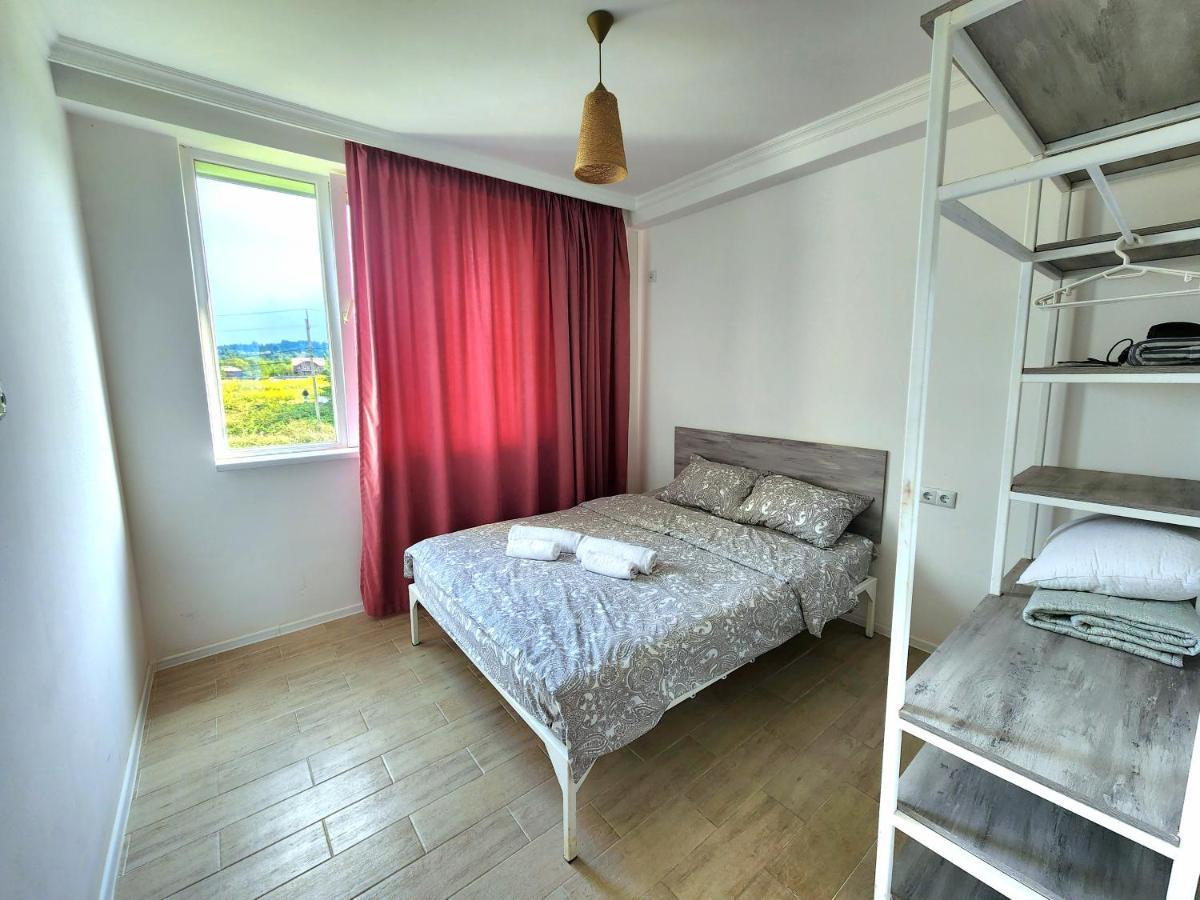 Beachfront Apartments ,,Kapro-One,, Уреки Екстериор снимка